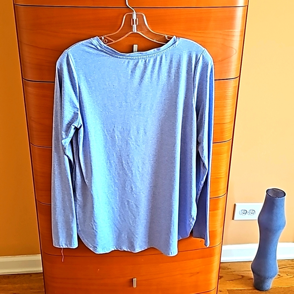 Active top - Picture 2 of 3